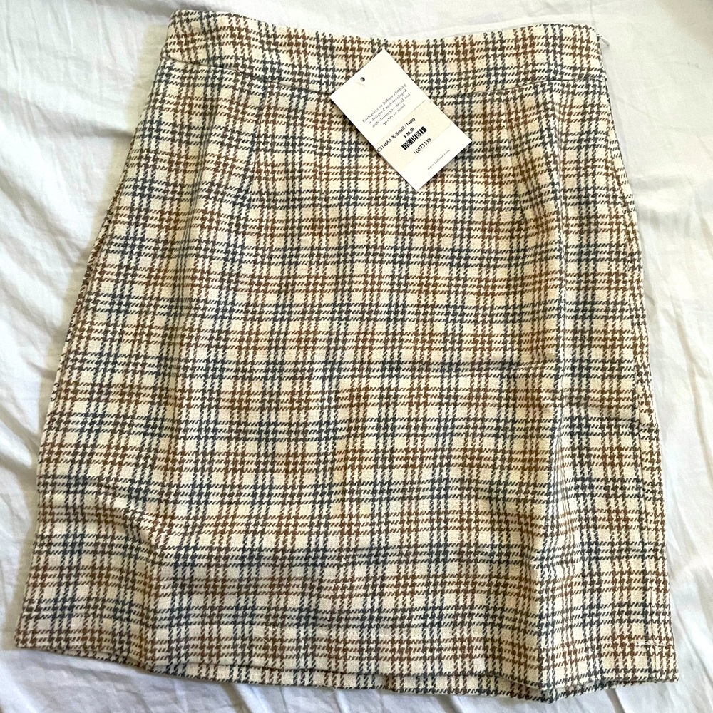 Ivory plaid skirt with slip underneath, size small